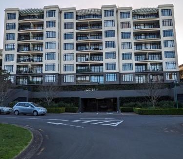 Auckland House | Newmarket Homestay - Double Room