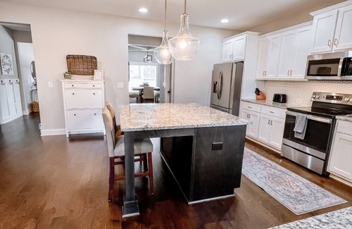 Newnan House | Newnan 4BR Retreat - Kids' Playroom & Quiet Area