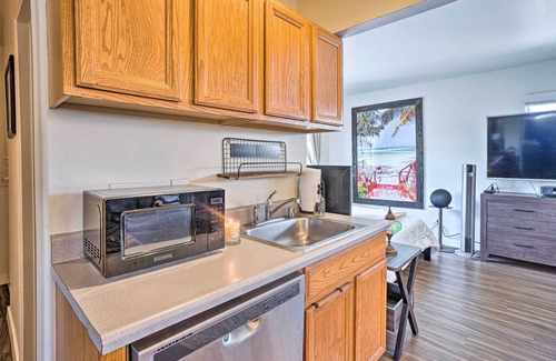 Balboa Peninsula Apartment | Newport Beach Vacation Rental - Short Walk to Pier