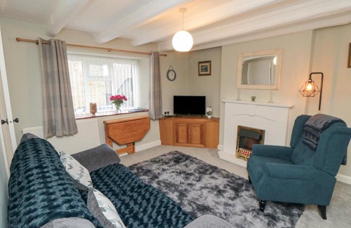 Fylingthorpe House | Newton Cottage