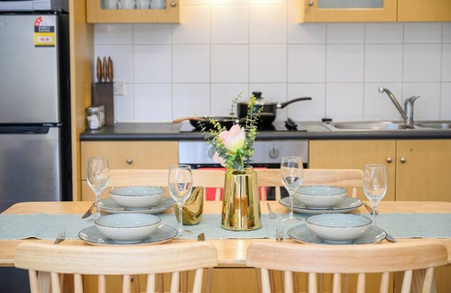 Newtown Apartment | Newtown Close to Univ/Train/Hospital