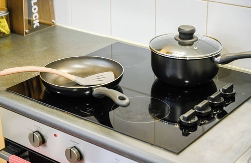 Newtown Apartment | Newtown Close to Univ/Train/Hospital