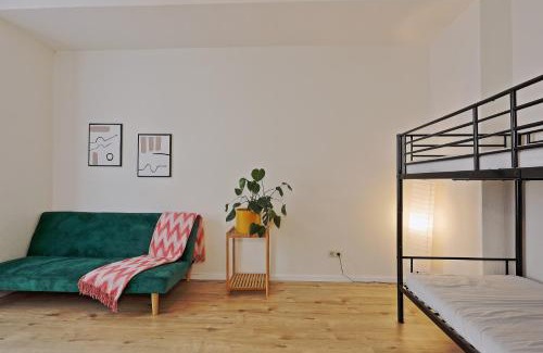 Rheinhausen Apartment | NEXT HOME - FREE Parking & WiFi - Badewanne