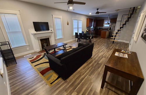 Greensboro House | Next to Downtown Greensboro 3 Bedroom/2 Bathroom Bungalow