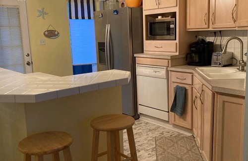 Ottawa Beach Cottage | Next To The Holland State Park Beach AVAILABLE OFF SEASON !Thru April