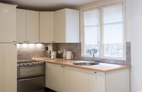7th Arrondissement Apartment | Next to the shops on rue Saint Dominique & subway stations La Tour-Maubourg
