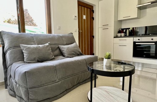 Cran-Gevrier Apartment | NEYT parking