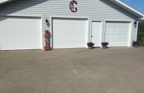 Pound House | NFL Draft Charming 4 bedroom House small town appeal Pound 35 min. from Stadium