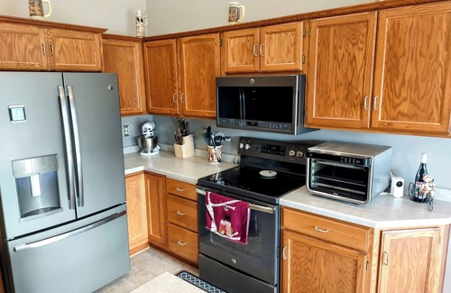 Luxemburg House | NFL DRAFT SPECIAL! 1 side exec. duplex. 30 mins to Lambeau Field/Door County