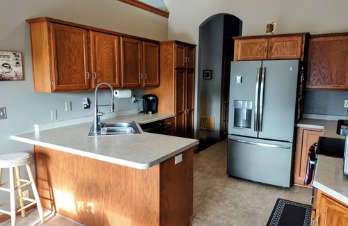 Luxemburg House | NFL DRAFT SPECIAL! 1 side exec. duplex. 30 mins to Lambeau Field/Door County