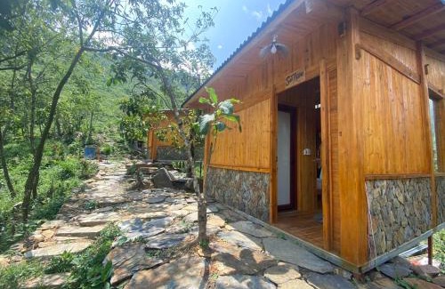 Sa Pa Hotel | Ngũ Chỉ Sơn Trekking Sapa Homestay Local Experience