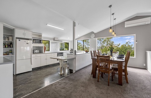 Taupo House | Ngaio Views - Lake Taupo Holiday Home