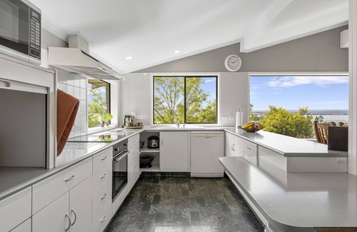 Taupo House | Ngaio Views - Lake Taupo Holiday Home