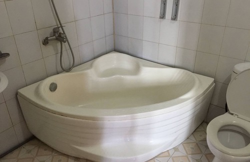 Cam Pha House | Nha Nghi Tham Quyen
