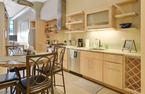 Tonawanda Apartment | Niagara/Buffalo Staycation-Monthly Special Rates
