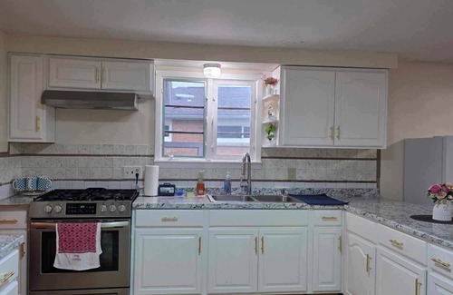 Cheektowaga House | Niagara Falls, Buffalo, Highmark Visitors House