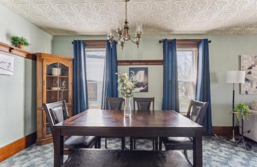Niagara Falls House | Niagara Falls Getaway- Perfect Place to Unwind home