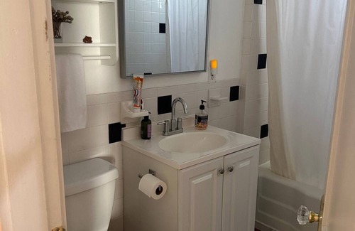Metropolitan Hill - Beech Street Condo | Nice 1-bedroom condo in Boston