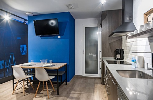 El Camp de l'Arpa del Clot Apartment | Nice 2 bdrm apartment closer to Sagrada Familia