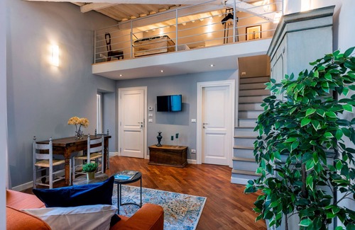 Oltrarno Apartment | Nice 2 bedroom apartment in front of Pitti Palace. Piazza Pitti II