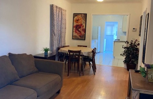 Burbank House | Nice 2 Bedroom Home in Burbank