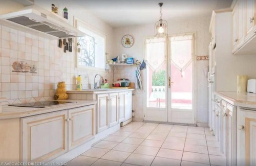 Le Brusc House | Nice 200 M With TerracePiscine Near The Sea