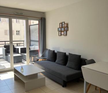 Saint-Roch Apartment | Nice 2P quiet, tram, convenient