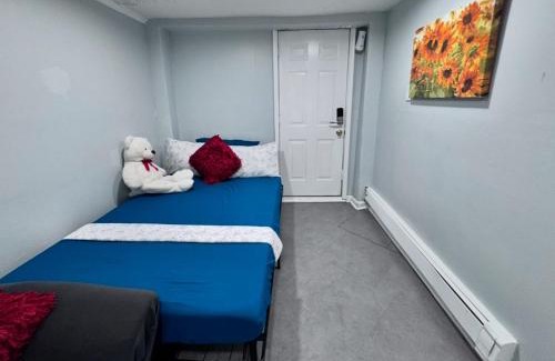 North Bergen Apartment | Nice 3 bedrooms apt 4 lovely group family 25 mins 2 NY City