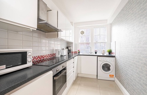 City of Westminster Apartment | Nice 3 Bedrooms flat near Hyde Park & Oxford St