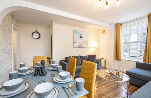 City of Westminster Apartment | Nice 3 Bedrooms flat near Hyde Park & Oxford St
