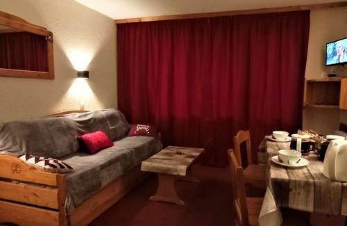 Val-Thorens Apartment | nice 4pers apartment of 24m2, well equipped in a residence with ski-in/ski-out departure!