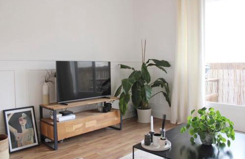 20th Arrondissement Apartment | Nice 57 m near Ménilmontant