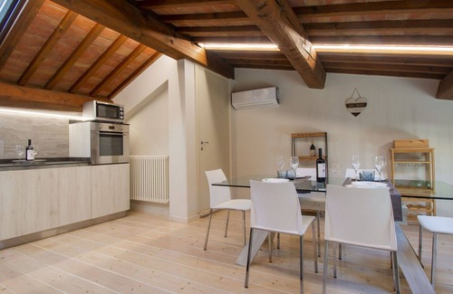 Montopoli in Val d'Arno Apartment | Nice apartment for 6 people with A/C, WIFI, TV, patio, pets allowed, panoramic view and parking