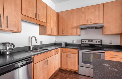 Cambridge Apartment | Nice Alewife 2BR w/Gym & W/D, nr Shopping & T, by Blueground