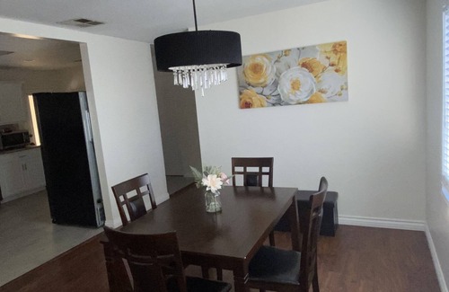 Woodland Hills House | Nice and cozy 2 bedrooms guest house with parking in premises