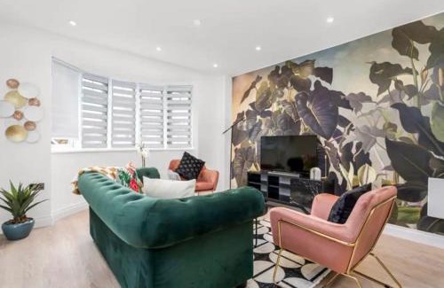 Uxbridge South Apartment | Nice and Cozy flat near Heathrow