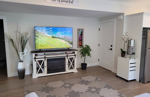 Rutland Apartment | Nice and cozy, ground floor walk in suite in new home