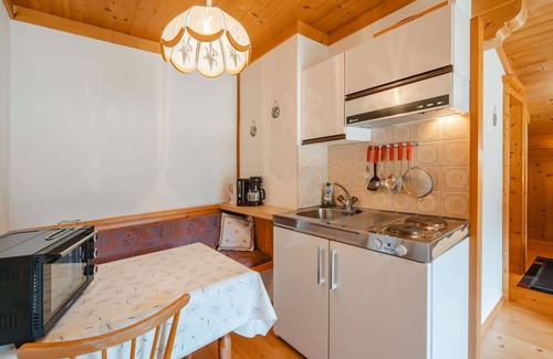 Sankt Martin bei Lofer Villa | Nice apartment in villa for 2 guests with pets allowed