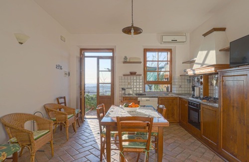 Castellina in Chianti Villa | Nice apartment in villa with WIFI, pool, A/C, TV, patio, pets allowed, panoramic view and parking