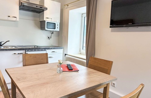 Sankt Martin Apartment | Nice apartment for 4 guests with WIFI, TV and pets allowed