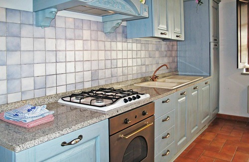 Rigutini Apartment | Nice apartment for 4 people with WIFI, pool, A/C, TV, patio, pets allowed and parking