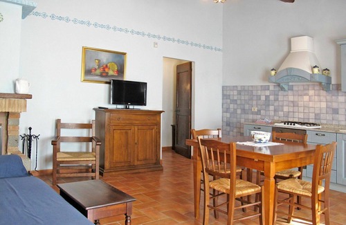 Rigutini Apartment | Nice apartment for 4 people with WIFI, pool, A/C, TV, patio, pets allowed and parking