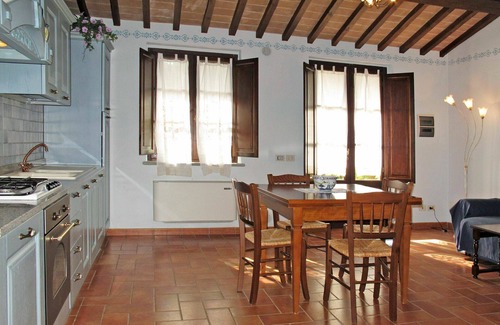 Rigutini Apartment | Nice apartment for 4 people with WIFI, pool, A/C, TV, patio, pets allowed and parking