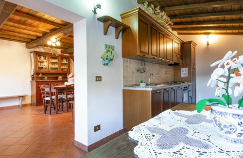 Fabbriche di Vallico Villa | Nice apartment in villa for 6 people with WIFI, pool, TV, patio, pets allowed and parking