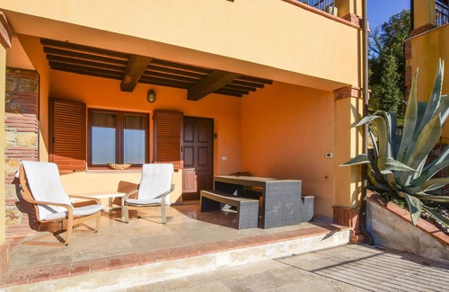 Monteverdi Marittimo Apartment | Nice apartment in Monteverdi Marittimo