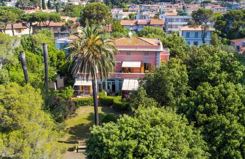 Castiglioncello Villa | Nice apartment in villa for 4 people with A/C, WIFI, TV, terrace, pets allowed and parking