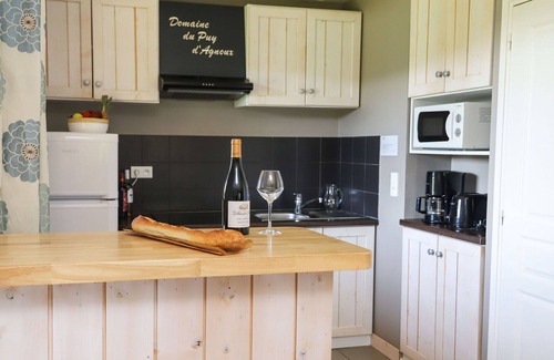 Meyrignac-l'Eglise House | Nice apartment in villa with WIFI, pool, TV, terrace, pets allowed, panoramic view and parking
