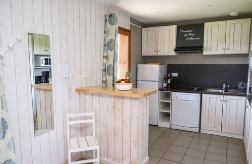 Meyrignac-l'Eglise House | Nice apartment in villa with WIFI, pool, TV, terrace, pets allowed, panoramic view and parking