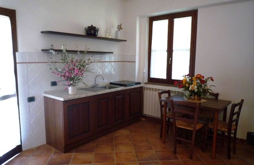 Magliano in Toscana Apartment | Nice apartment for 4 people with TV, pets allowed and parking