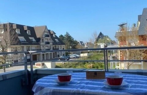 Benerville-sur-Mer Apartment | Nice apartment at 2 min walk from the beach